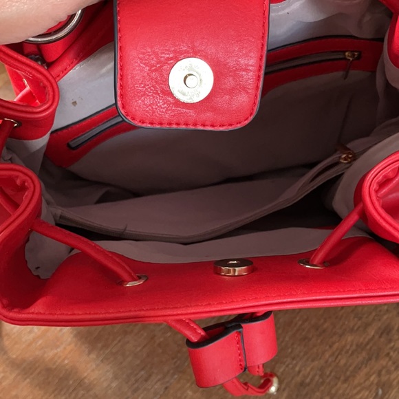 Red backpack bag - Picture 2 of 3